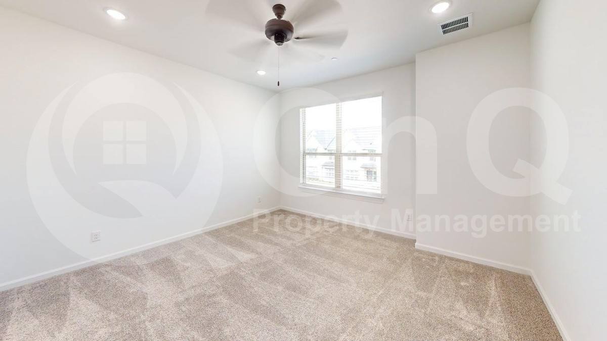 Townhouse for rent at 285 Buck Ridge Dr, Little Elm, TX 75068