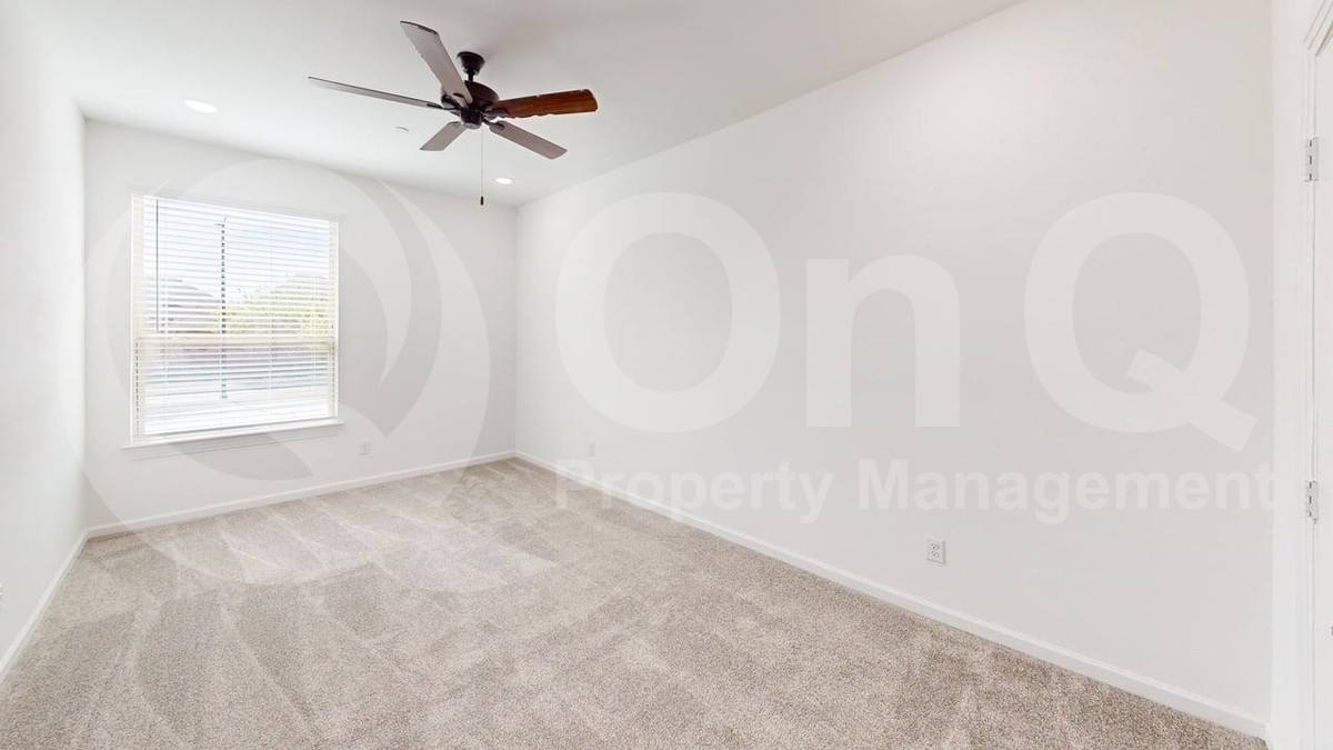 Townhouse for rent at 285 Buck Ridge Dr, Little Elm, TX 75068