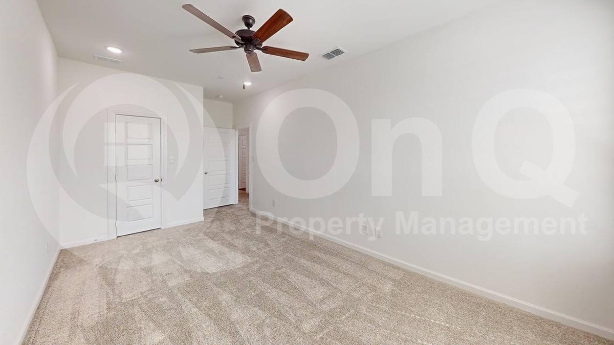 Townhouse for rent at 285 Buck Ridge Dr, Little Elm, TX 75068