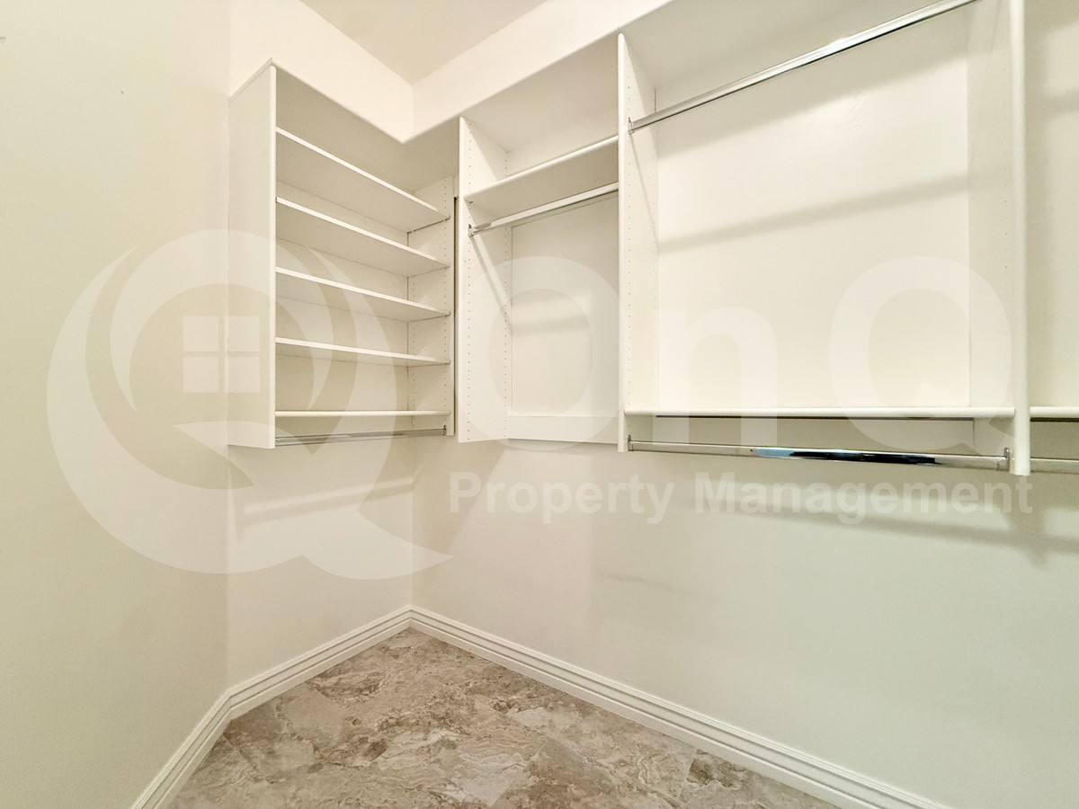 Apartment for rent at 5450 E Deer Valley Dr #1006, Phoenix, AZ 85054
