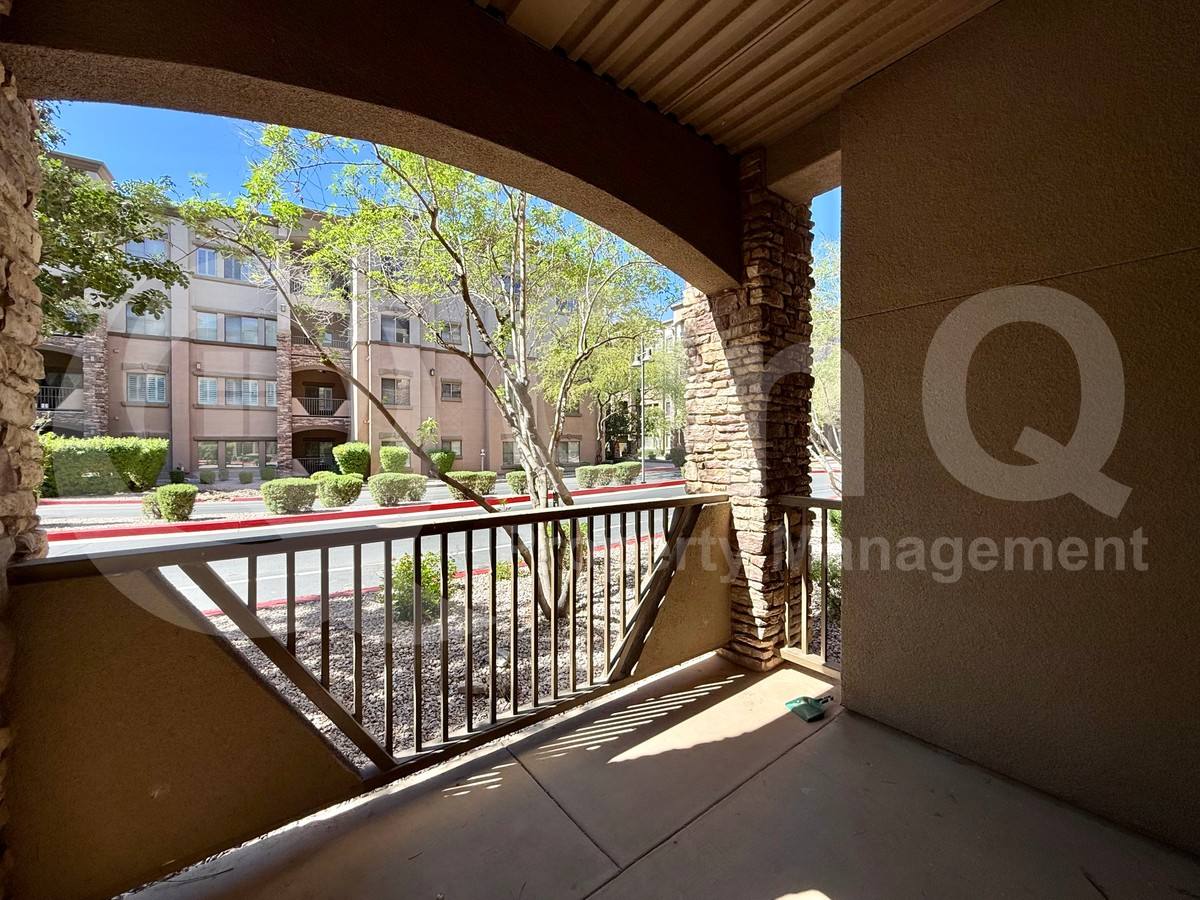 Apartment for rent at 5450 E Deer Valley Dr #1006, Phoenix, AZ 85054