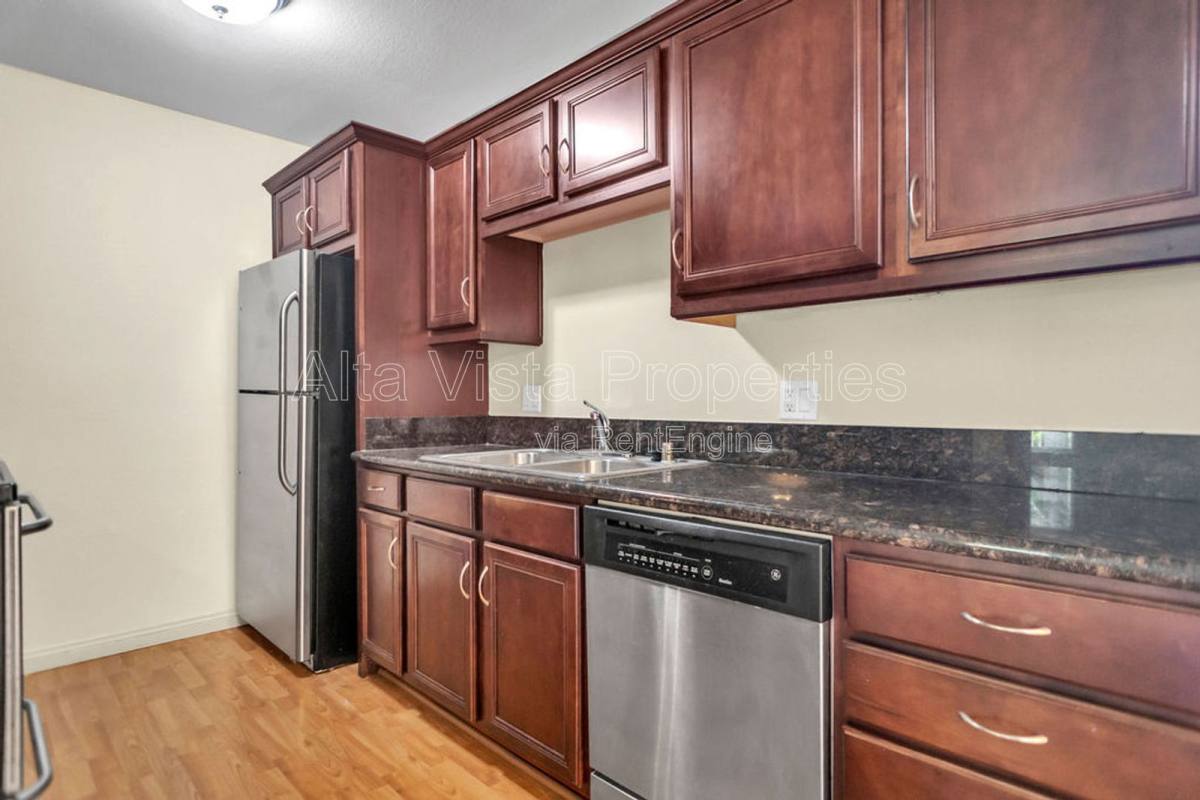 Apartment for rent at 5252 Orange Ave #323, San Diego, CA 92115