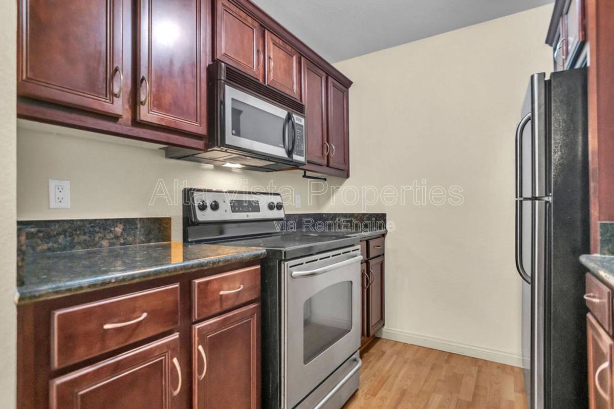 Apartment for rent at 5252 Orange Ave #323, San Diego, CA 92115