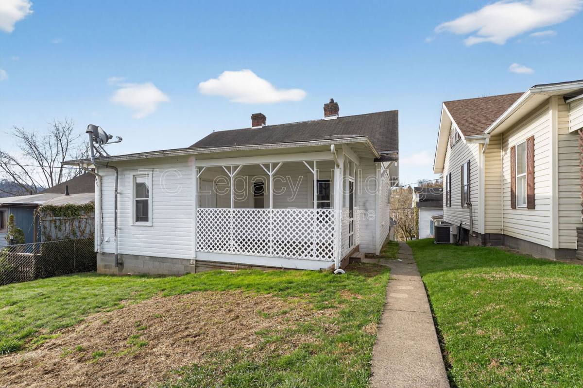 House for rent at 604 Hart St, Clarksburg, WV 26301
