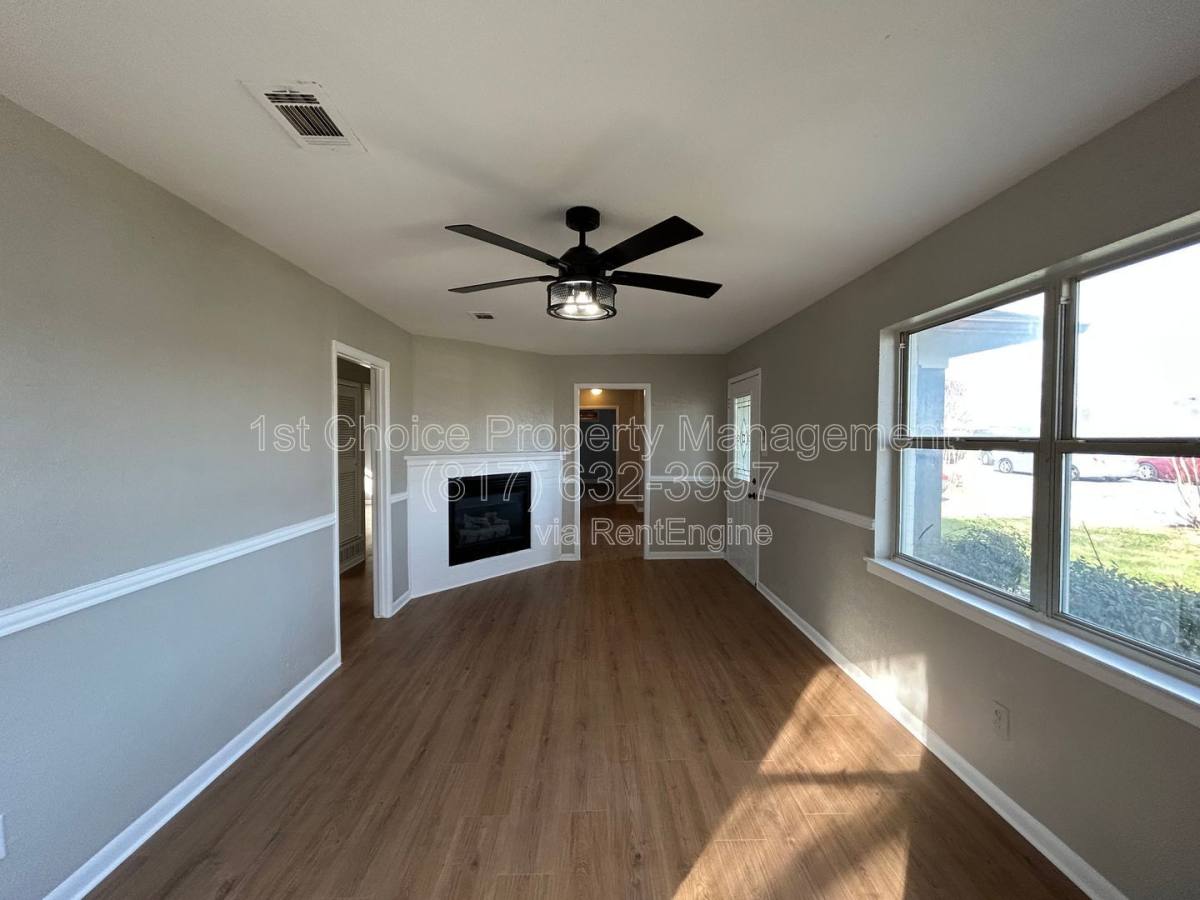 House for rent at 5929 Gayle Dr, Fort Worth, TX 76148