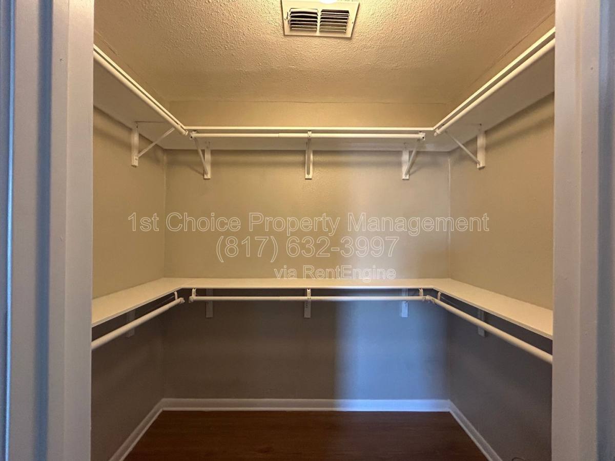 House for rent at 5929 Gayle Dr, Fort Worth, TX 76148