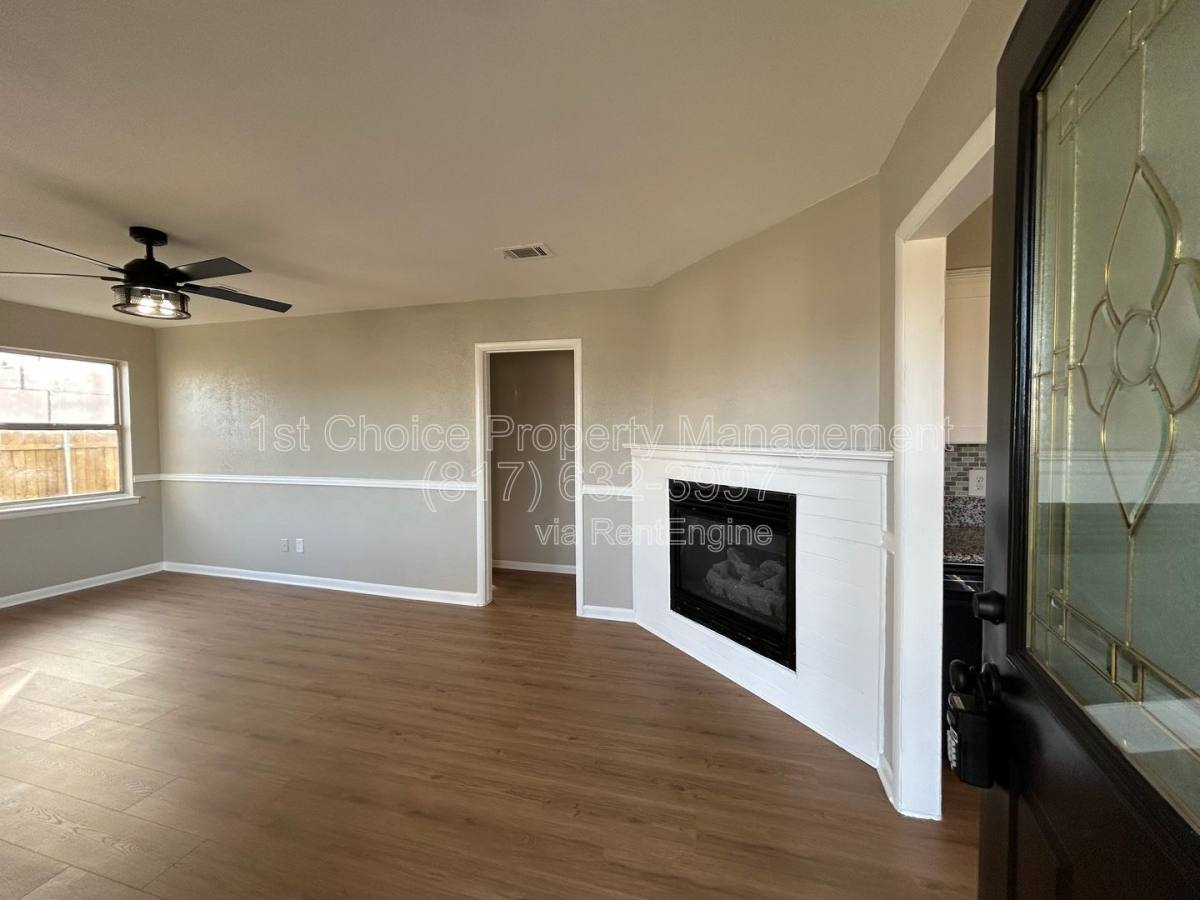 House for rent at 5929 Gayle Dr, Fort Worth, TX 76148