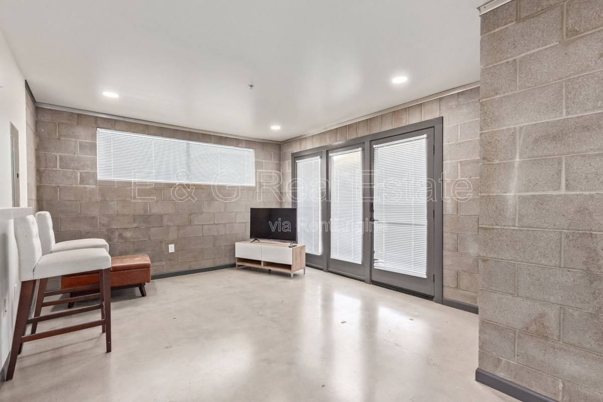 Apartment for rent at 129 N 11th Ave #1B, Phoenix, AZ 85007