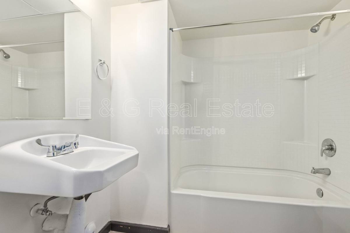 Apartment for rent at 129 N 11th Ave #1B, Phoenix, AZ 85007