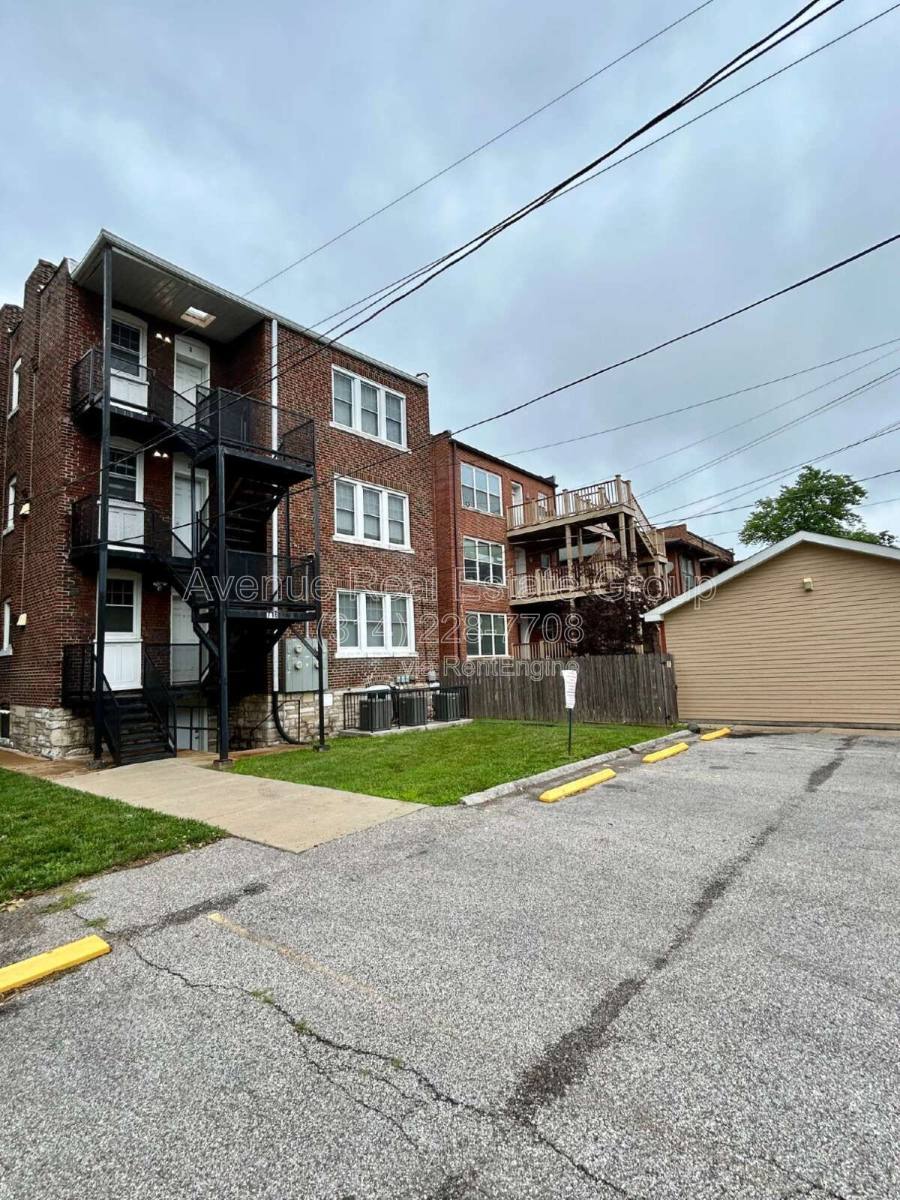 Apartment for rent at 716 Westgate Ave #3, Saint Louis, MO 63130