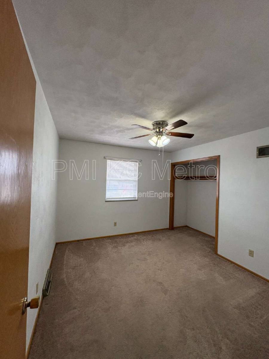House for rent at 11709 E Winner Rd, Independence, MO 64052