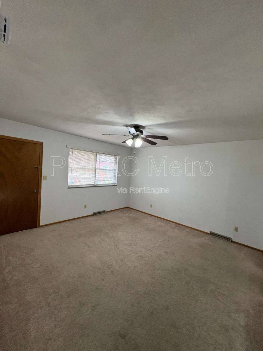 House for rent at 11709 E Winner Rd, Independence, MO 64052