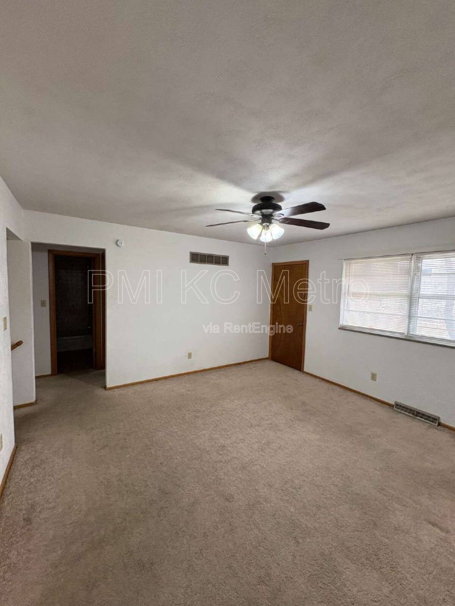 House for rent at 11709 E Winner Rd, Independence, MO 64052