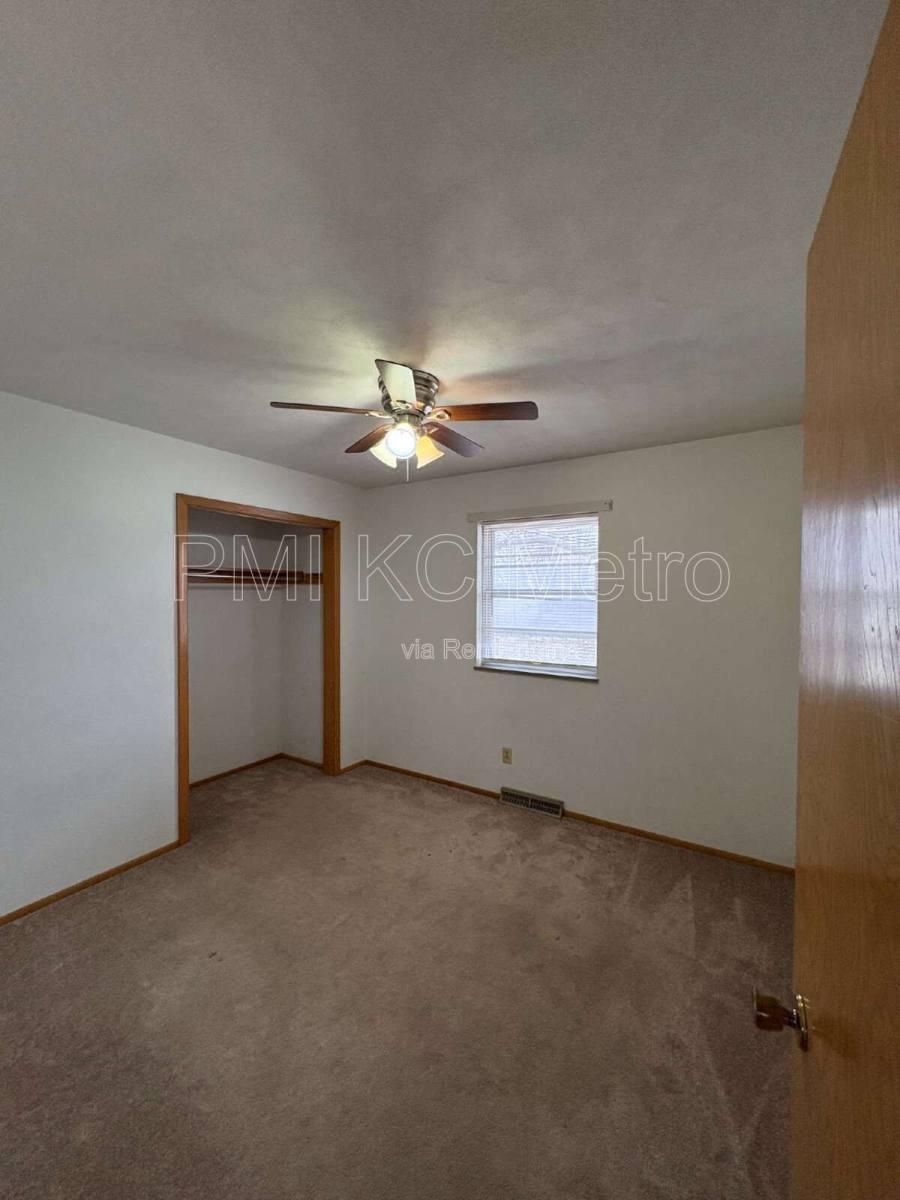 House for rent at 11709 E Winner Rd, Independence, MO 64052