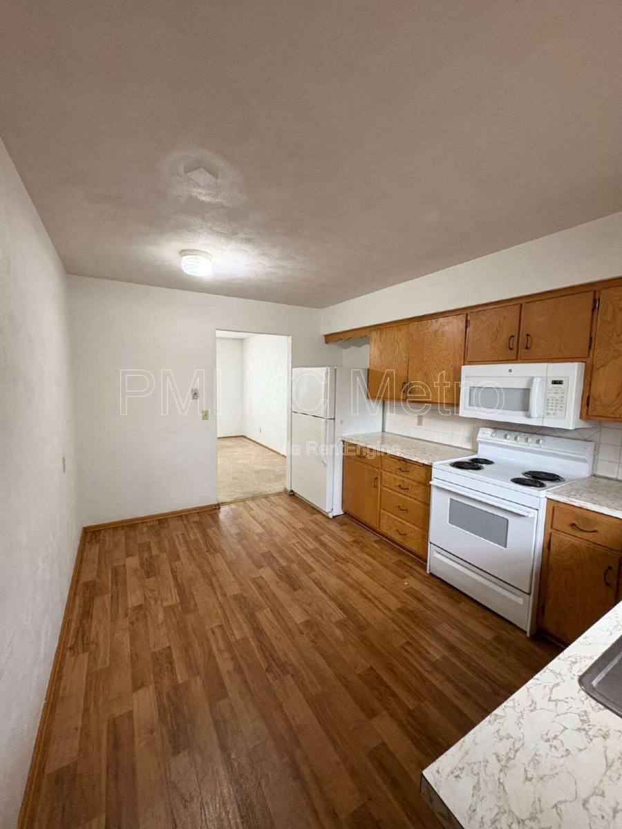House for rent at 11709 E Winner Rd, Independence, MO 64052