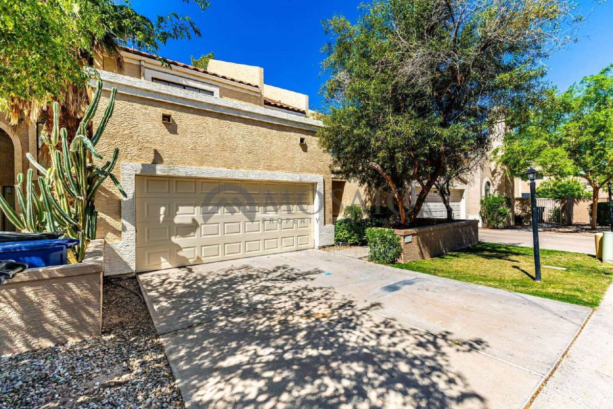 House for rent at 2024 N Sunset Dr, Chandler, AZ 85225
