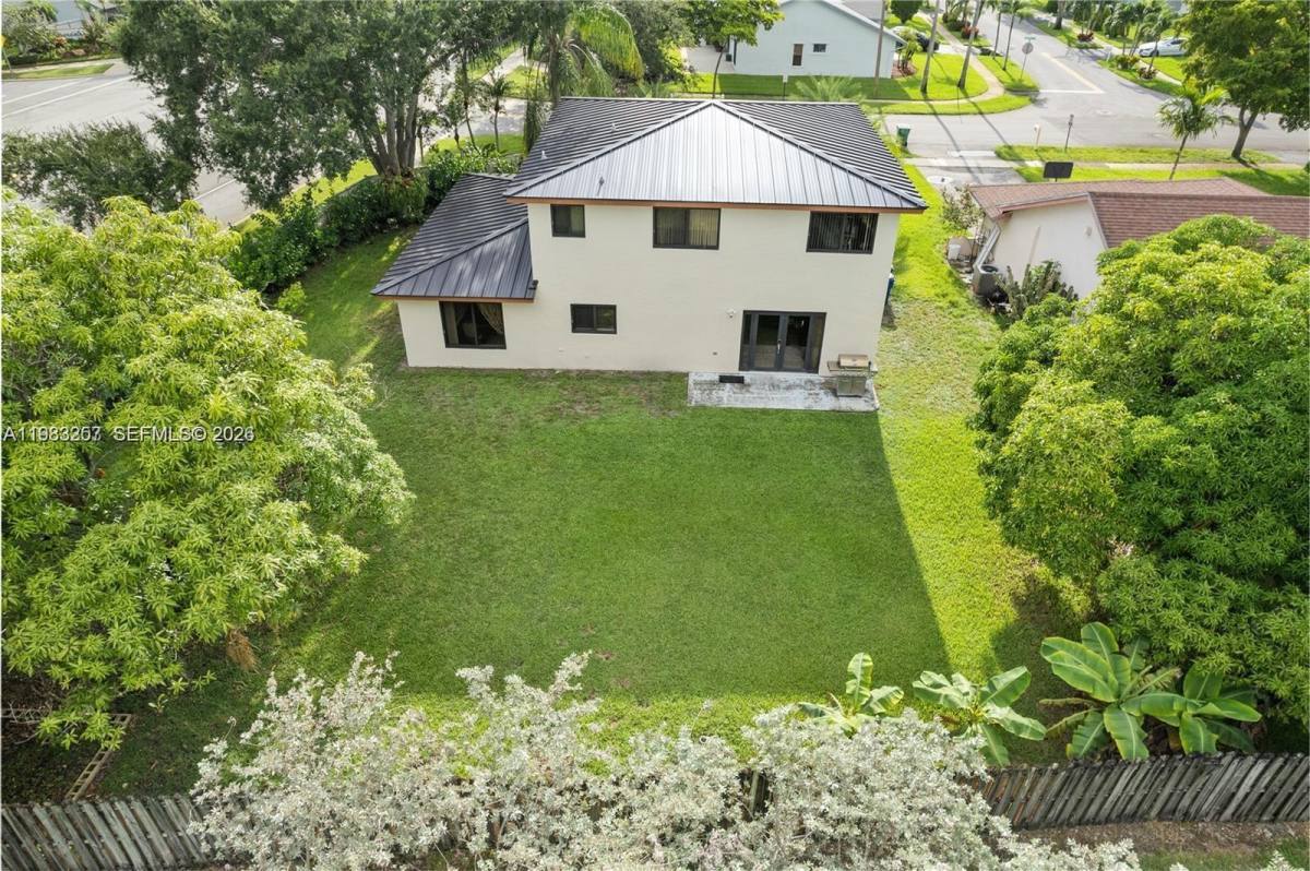 House for rent at 2481 Riverdale Dr N, Hollywood, FL 33025