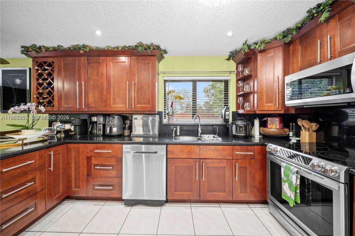 House for rent at 2481 Riverdale Dr N, Hollywood, FL 33025