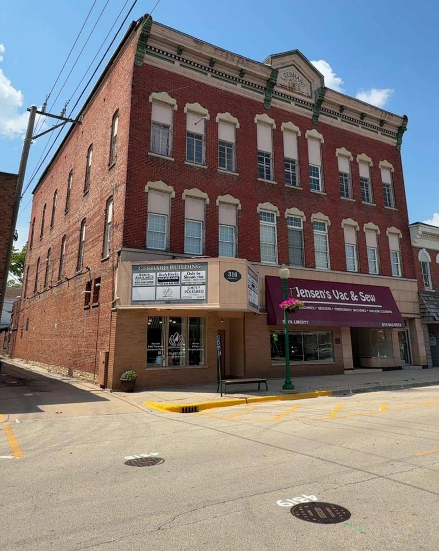 Apartment for rent at 318 Liberty St 1 2 3 A, Morris, IL 60450