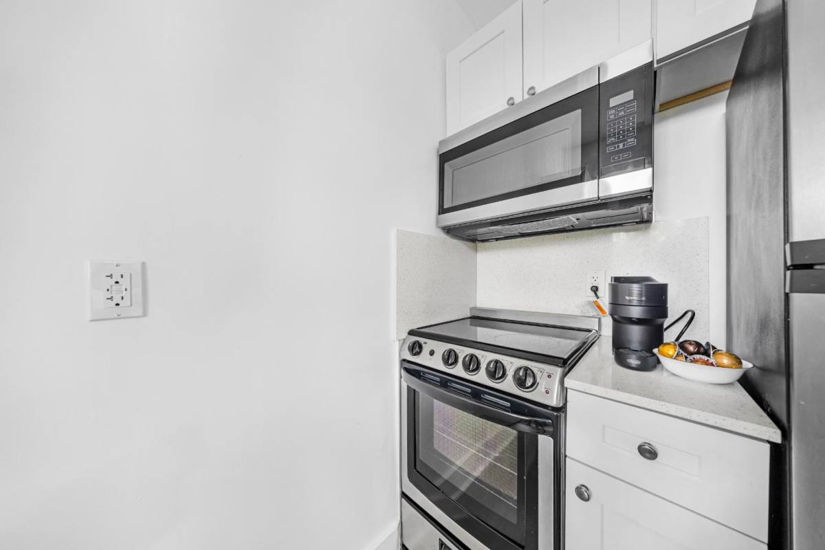Apartment for rent at 1250 SW 6th St #318, Miami, FL 33135