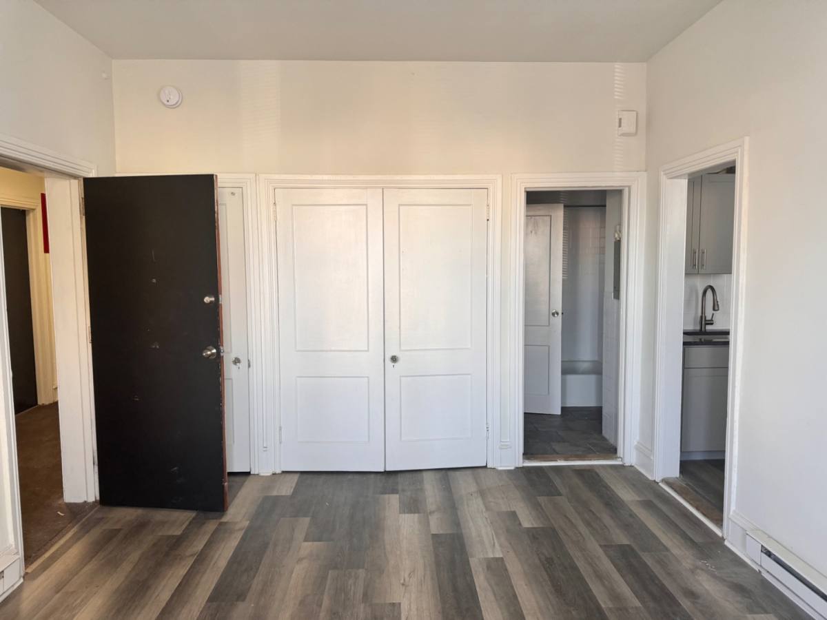 Apartment for rent at 103 W Maplewood Ave #1, Philadelphia, PA 19144