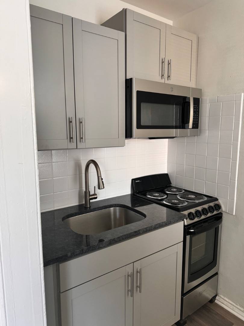 Apartment for rent at 103 W Maplewood Ave #1, Philadelphia, PA 19144
