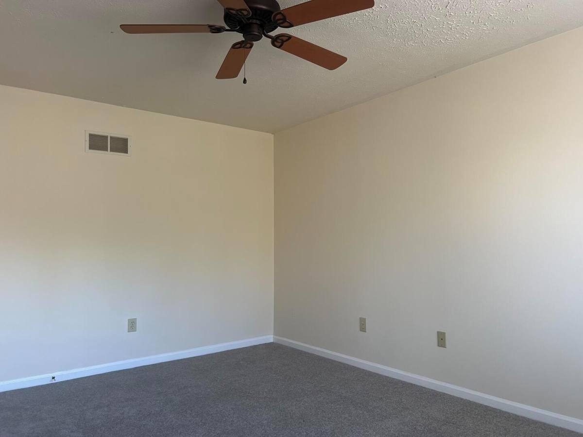 Townhouse for rent at 892 N Waterford Lane #892 N- Lan, Wilmington, DE 19808