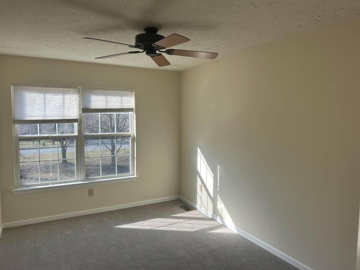 Townhouse for rent at 892 N Waterford Lane #892 N- Lan, Wilmington, DE 19808