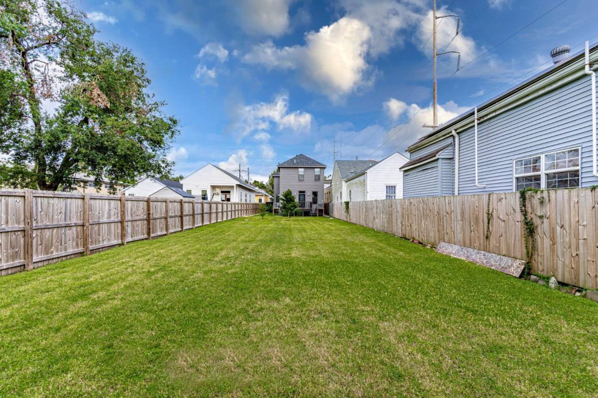Apartment for rent at 2506 Dumaine St, New Orleans, LA 70119