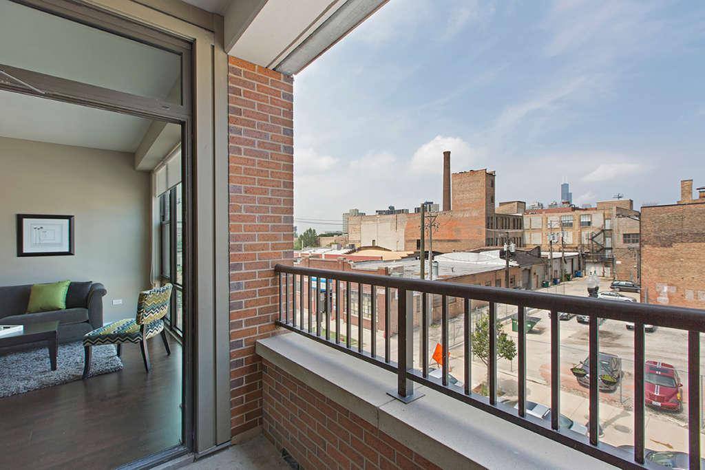 Apartment for rent at 2300 S Michigan Ave #303, Chicago, IL 60616