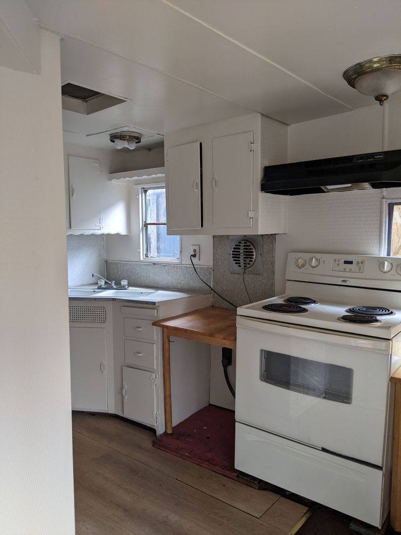 Apartment for rent at 1403 W 6th Ave, Eugene, OR 97402
