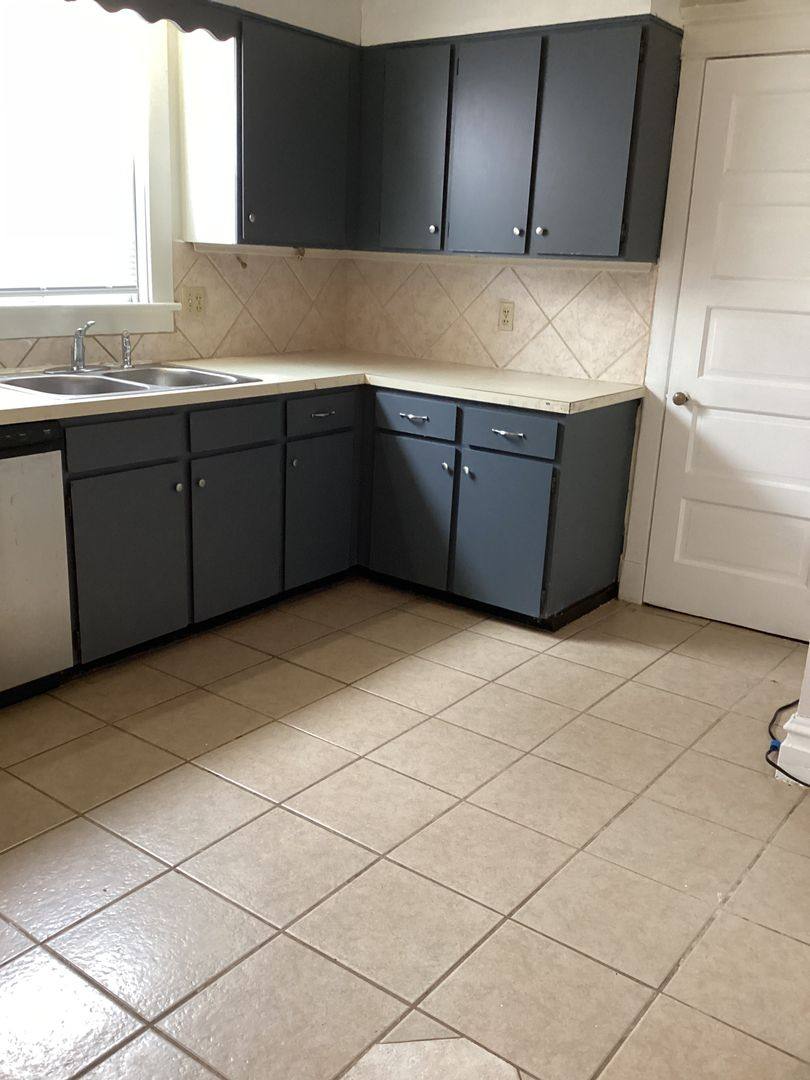 Apartment for rent at 608 S Potomac St, Waynesboro, PA 17268