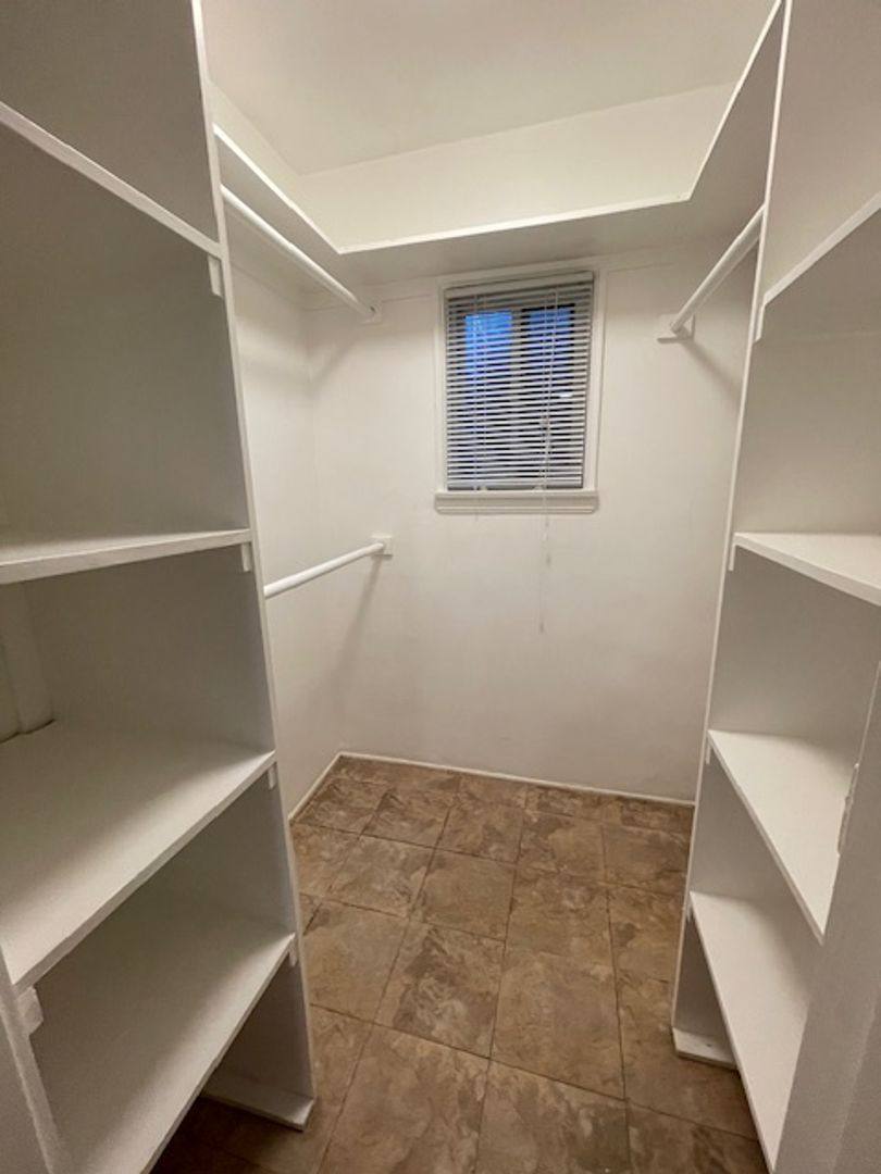 Apartment for rent at 41 Thornton Ave, Venice, CA 90291