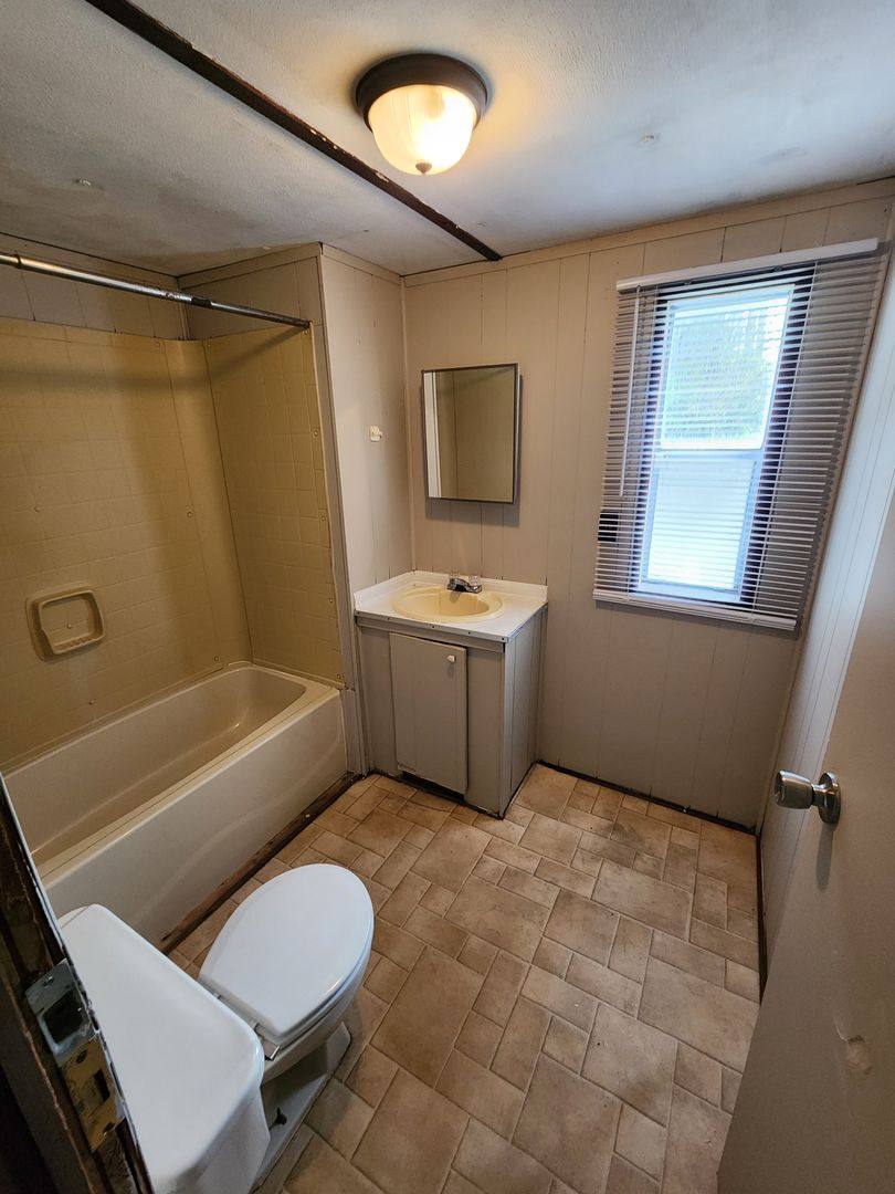 Apartment for rent at 1219 W Oglethorpe Highway, Hinesville, GA 31313