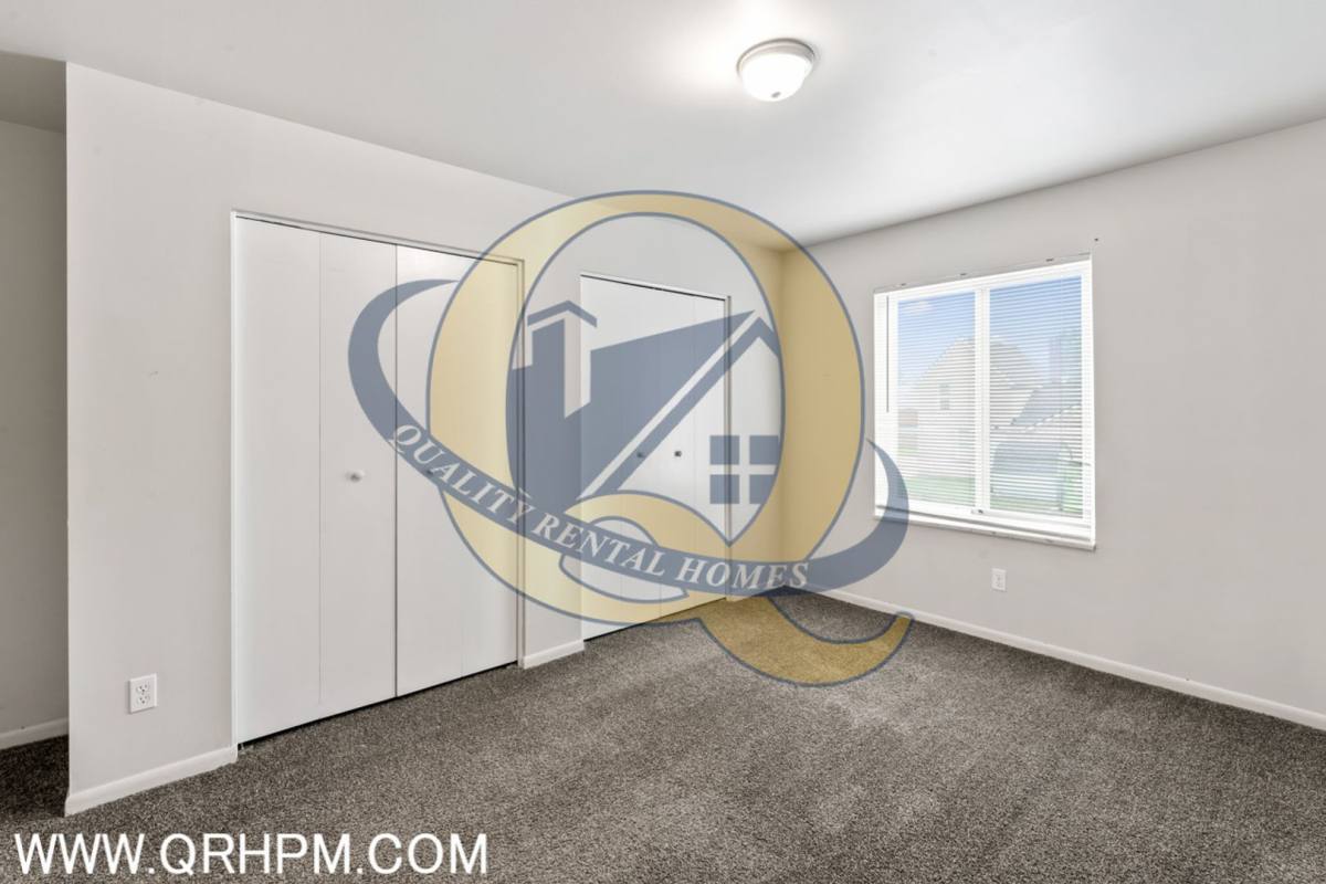 Apartment for rent at 828 N St, Mount Morris, MI 48458