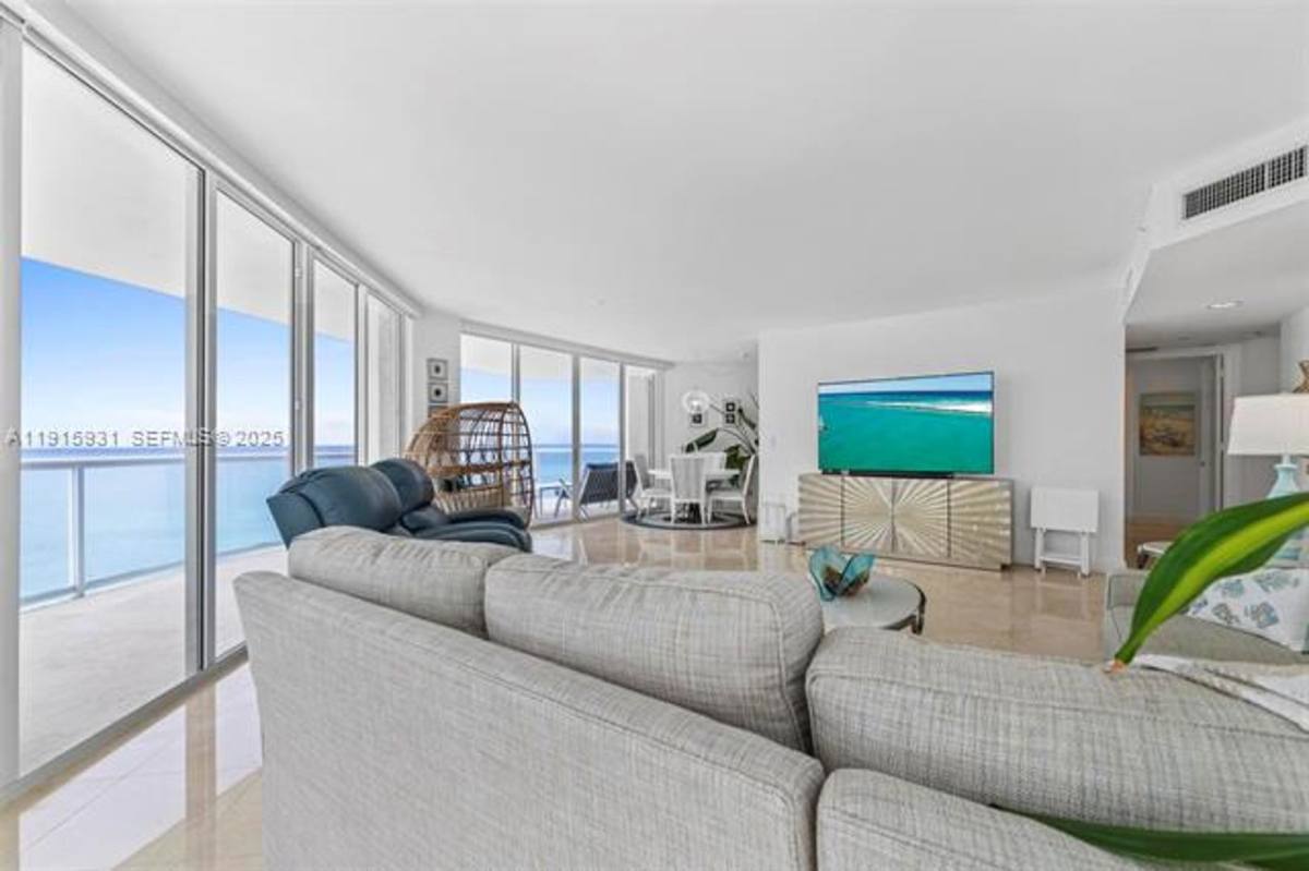 Apartment for rent at 18671 Collins Ave, North Miami Beach, FL 33160