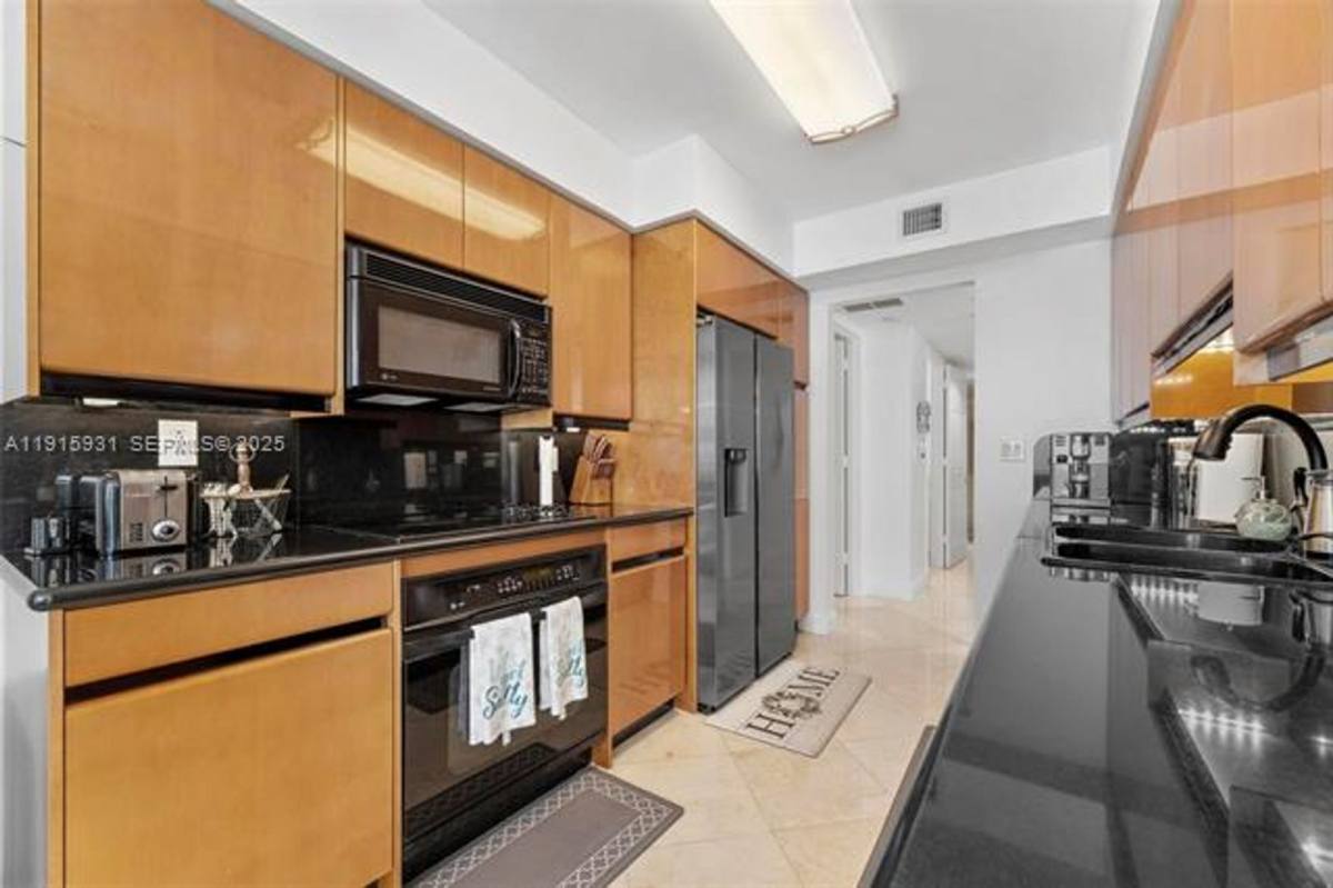 Apartment for rent at 18671 Collins Ave, North Miami Beach, FL 33160