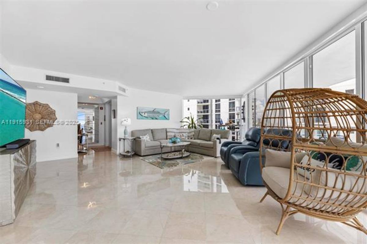 Apartment for rent at 18671 Collins Ave, North Miami Beach, FL 33160