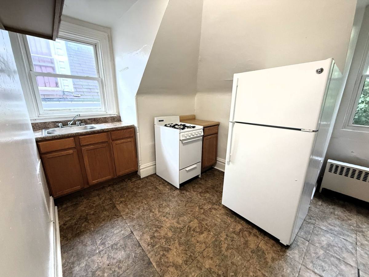 Townhouse for rent at 820 Collins Ave, Pittsburgh, PA 15206