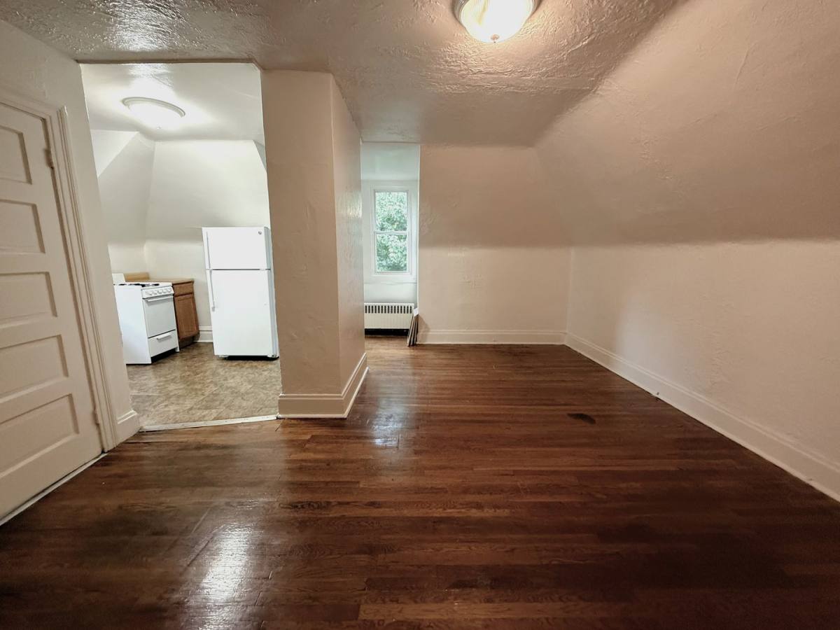 Townhouse for rent at 820 Collins Ave, Pittsburgh, PA 15206