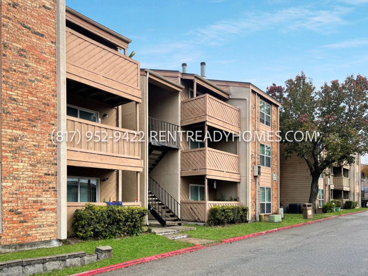 Apartment for rent at 8110 Skillman St, Dallas, TX 75231