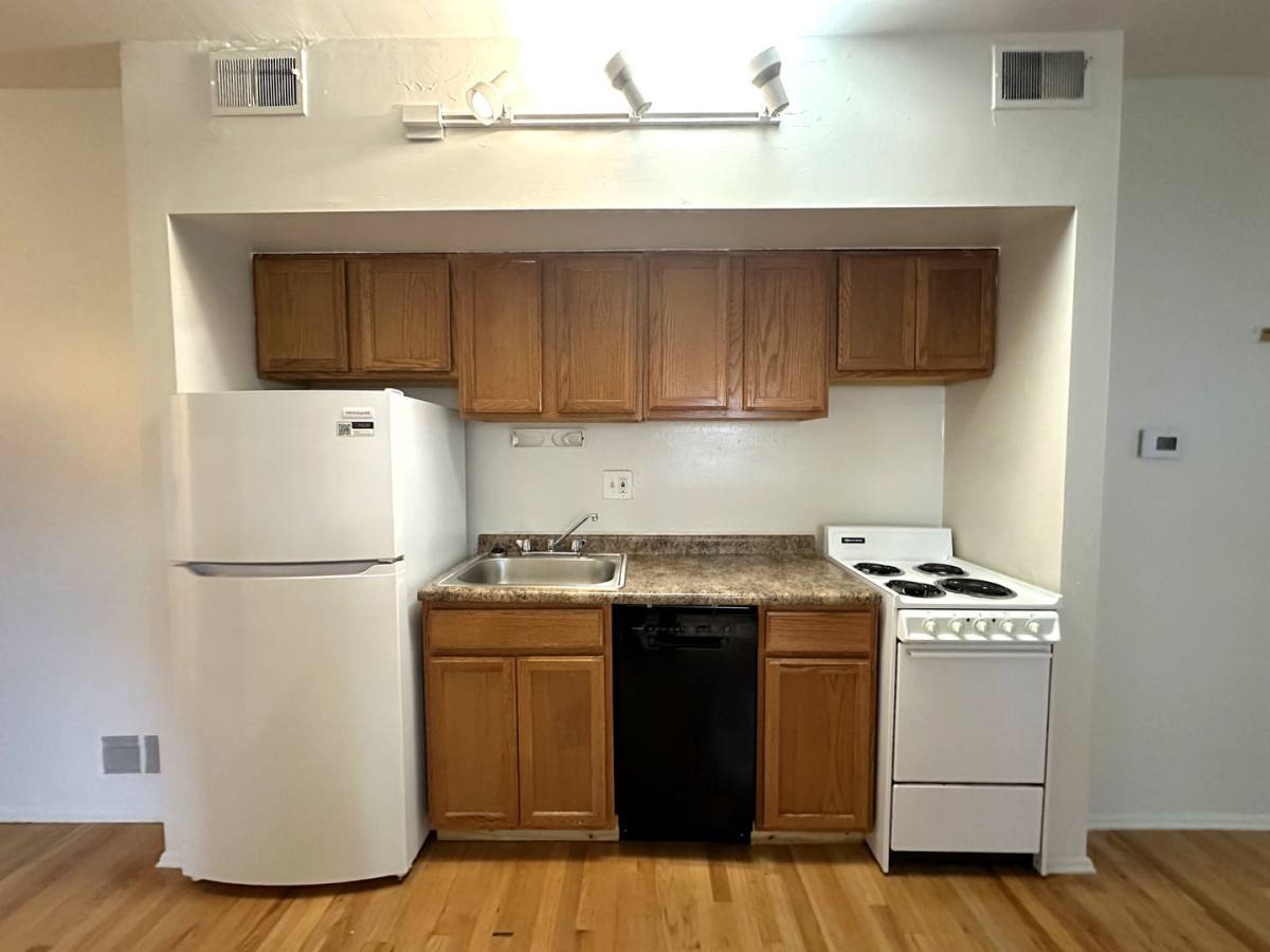 Townhouse for rent at 5608 Ellsworth Ave, Pittsburgh, PA 15232