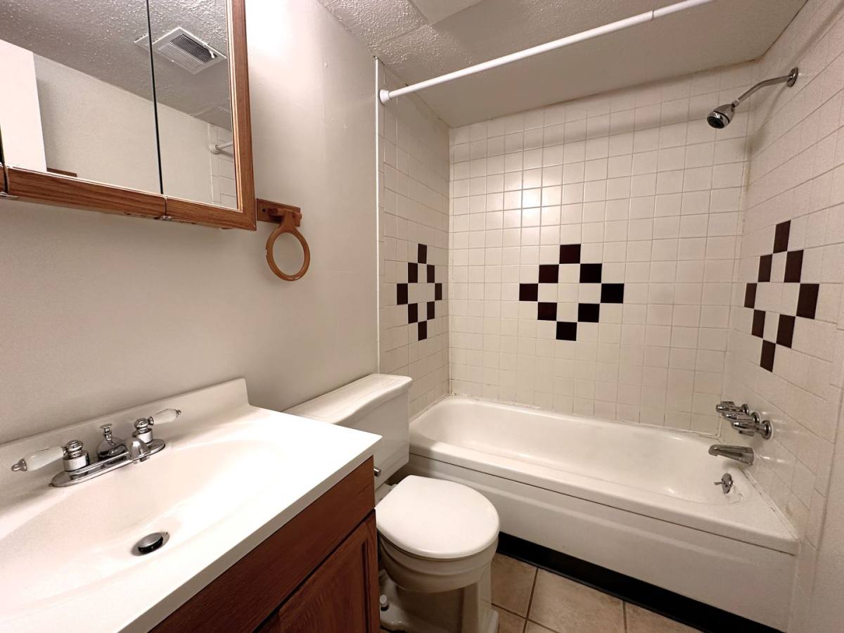 Townhouse for rent at 5608 Ellsworth Ave, Pittsburgh, PA 15232