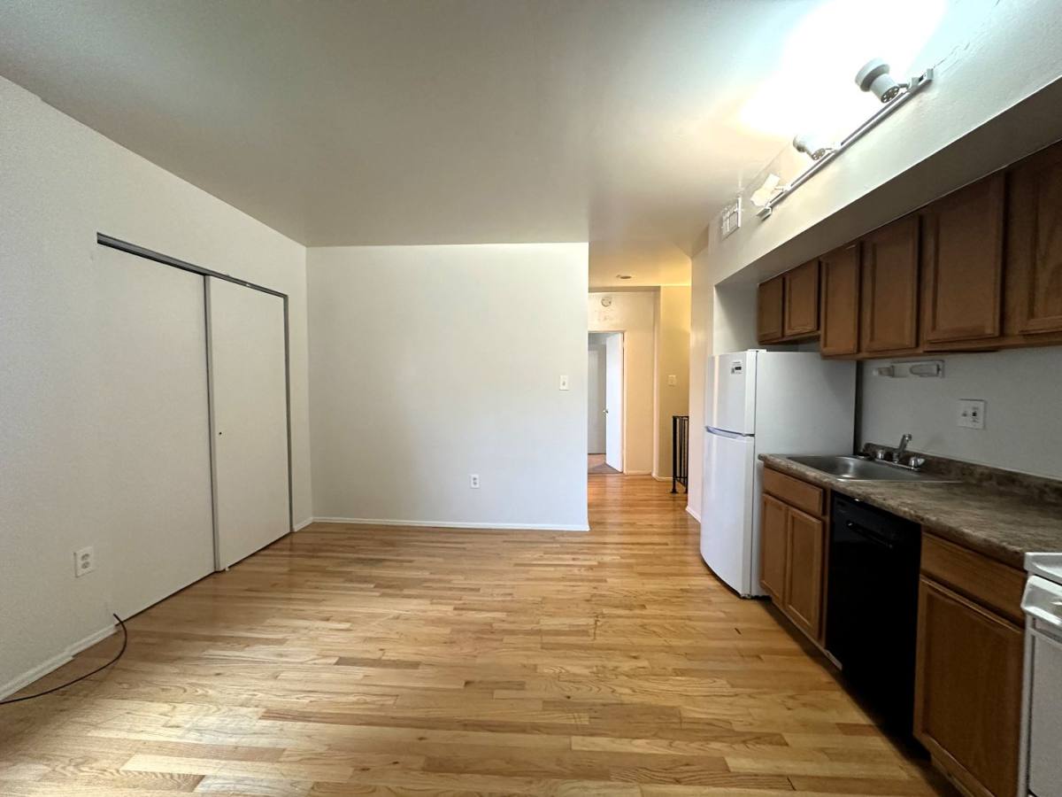 Townhouse for rent at 5608 Ellsworth Ave, Pittsburgh, PA 15232