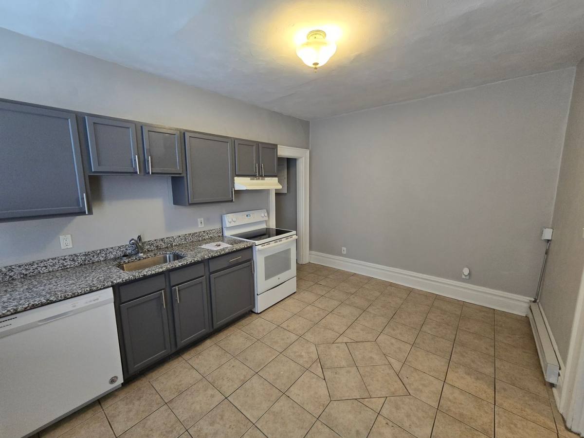 Apartment for rent at 6716 Thomas Blvd, Pittsburgh, PA 15208