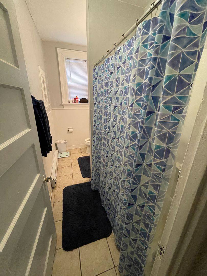 Apartment for rent at 6716 Thomas Blvd, Pittsburgh, PA 15208