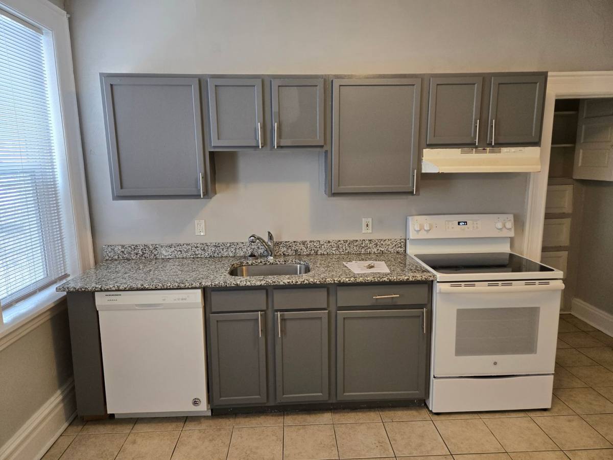 Apartment for rent at 6716 Thomas Blvd, Pittsburgh, PA 15208