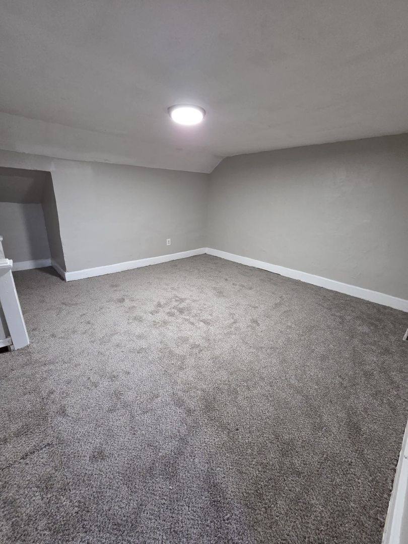 House for rent at 517 Stuyvesant Ave, Trenton, NJ 08618