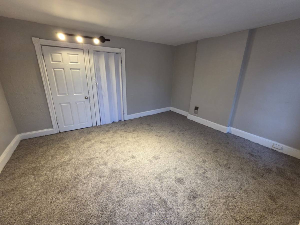 House for rent at 517 Stuyvesant Ave, Trenton, NJ 08618