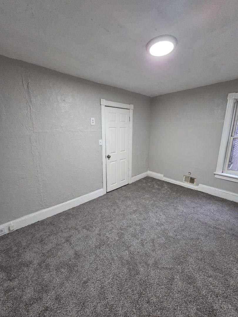 House for rent at 517 Stuyvesant Ave, Trenton, NJ 08618